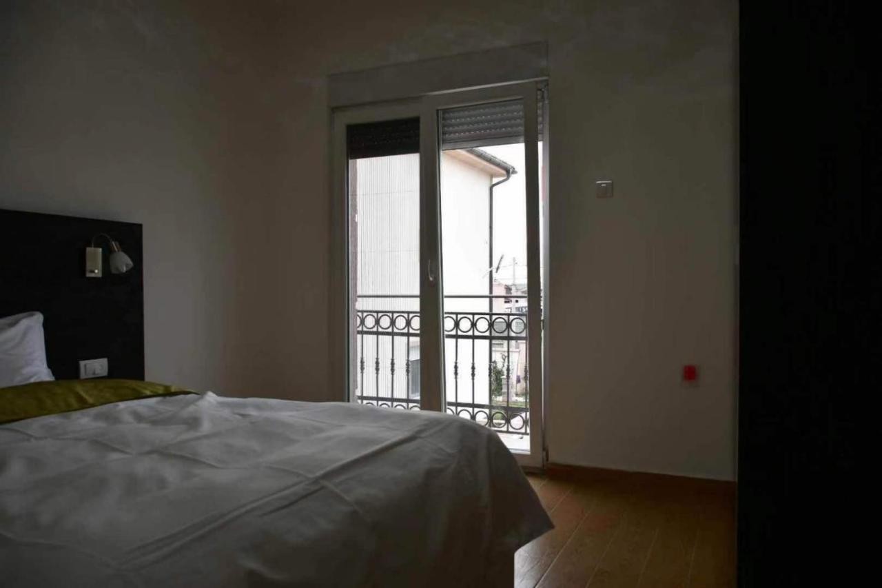 Asuka Apartmani 飞鸟客 Surcin Bagian luar foto