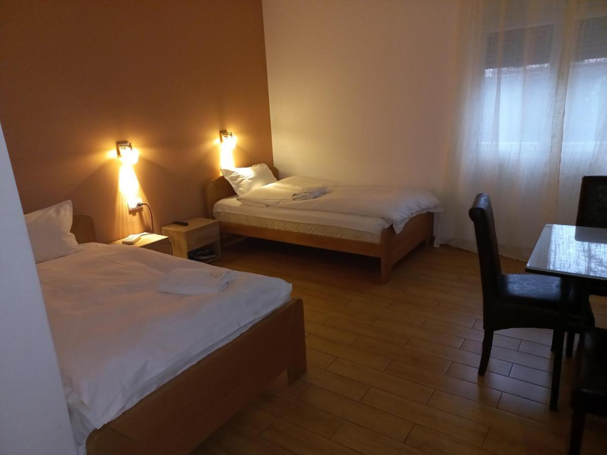 Asuka Apartmani 飞鸟客 Surcin Bagian luar foto