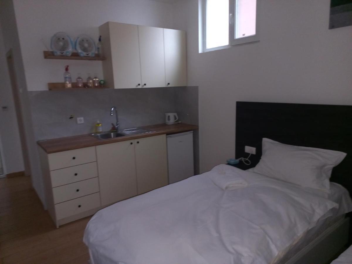 Asuka Apartmani 飞鸟客 Surcin Bagian luar foto