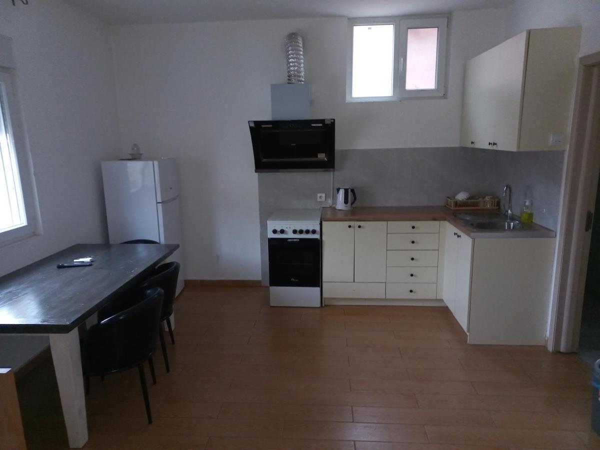 Asuka Apartmani 飞鸟客 Surcin Bagian luar foto