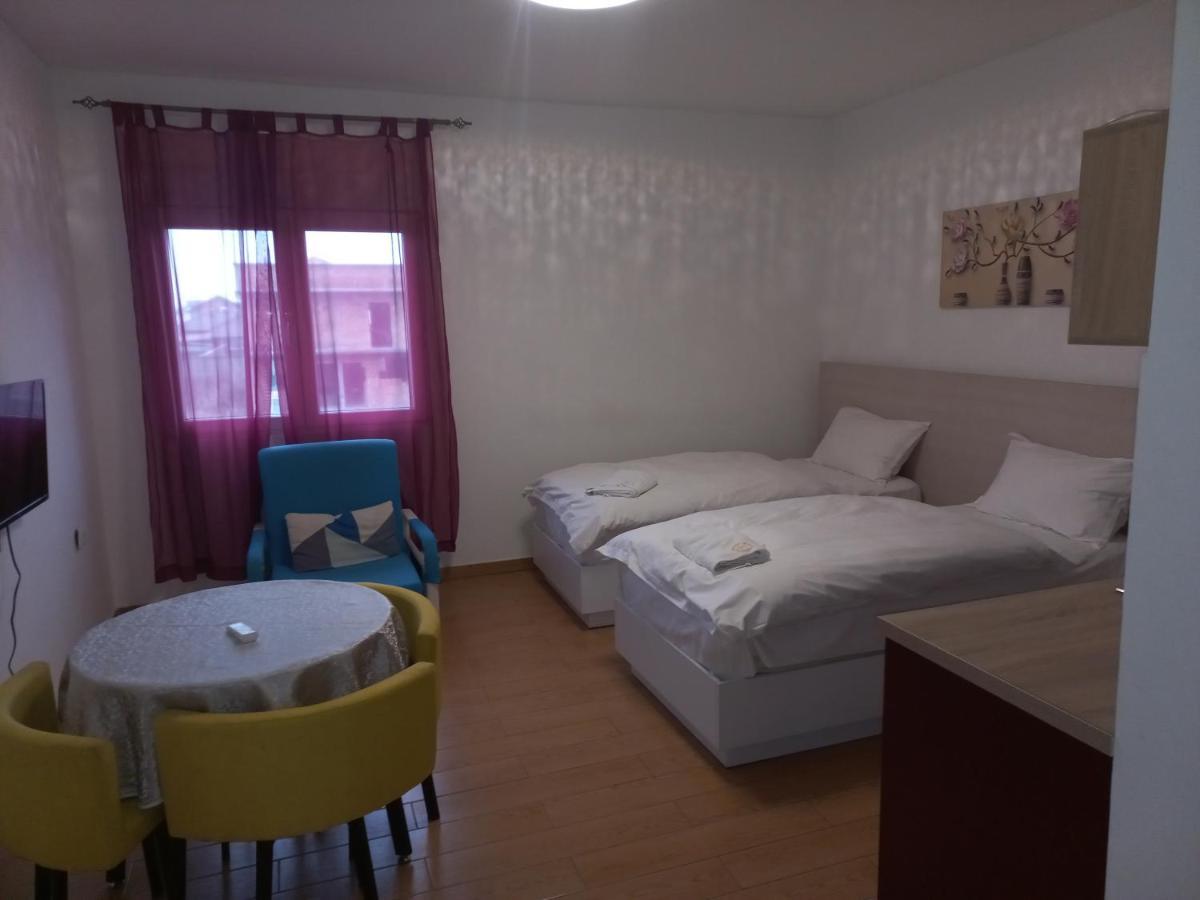Asuka Apartmani 飞鸟客 Surcin Bagian luar foto
